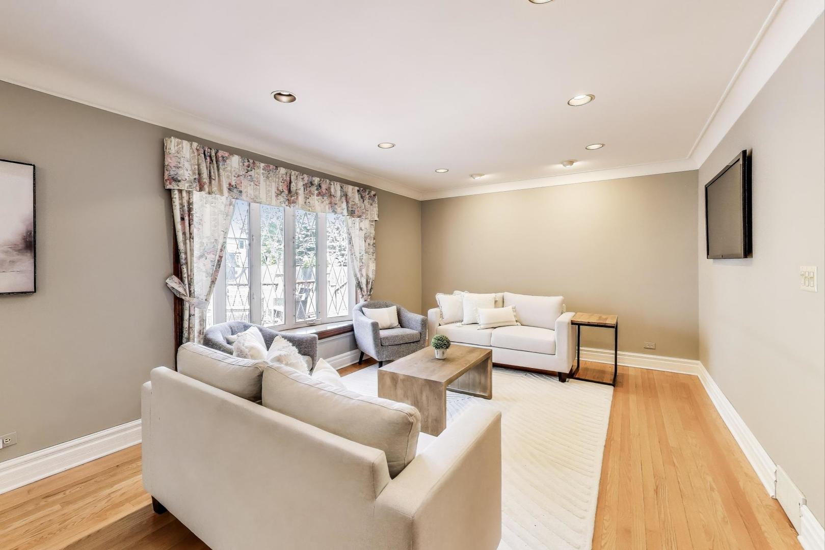 100 W Willow Road