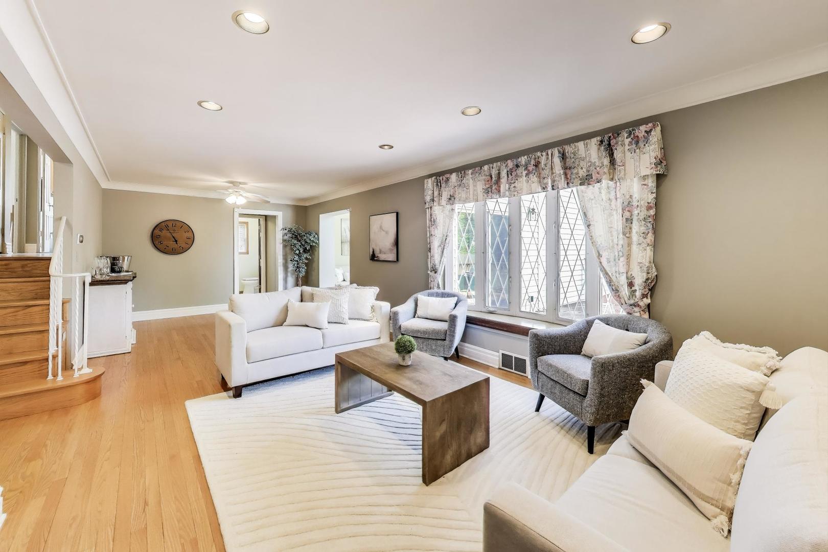 100 W Willow Road