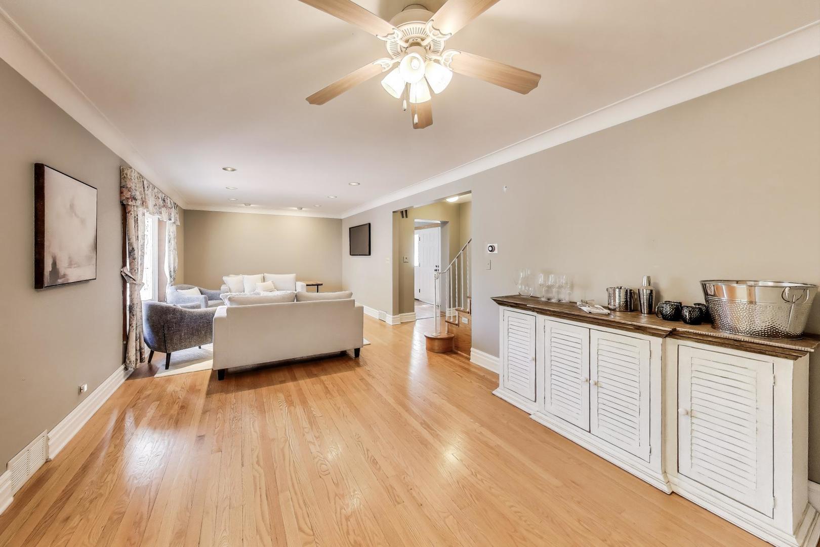 100 W Willow Road