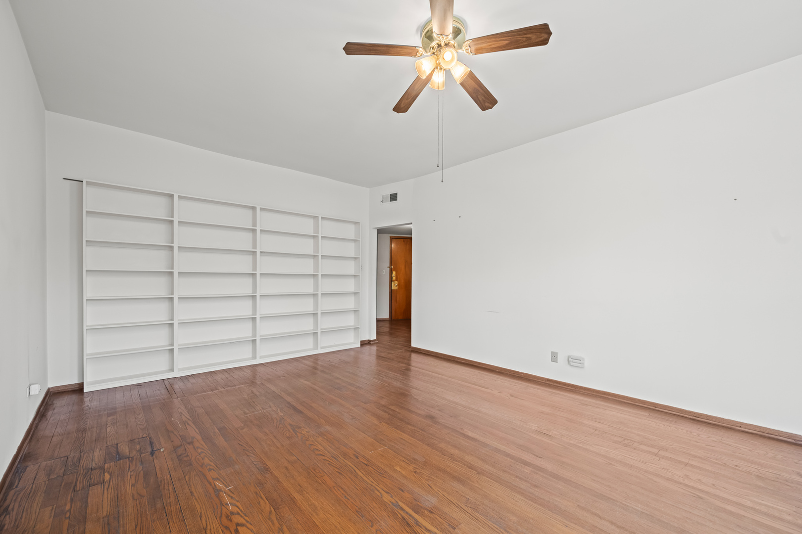 5443 S Cornell Avenue 2N