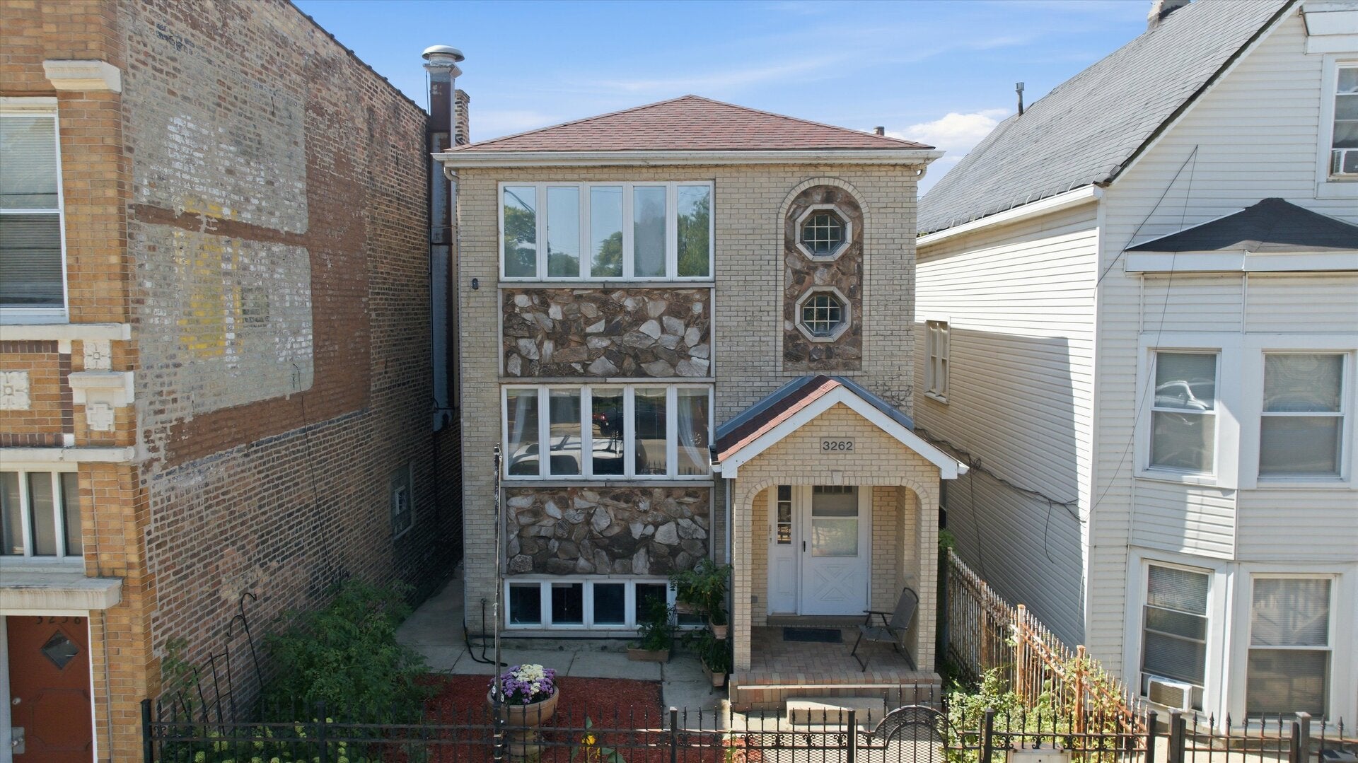 3262 N Elston Avenue