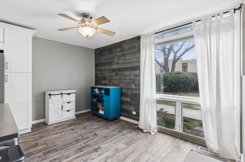 Tiny photo for 20 Oak Tree Court #20, Elmhurst, IL 60126 (MLS # 12599831)