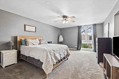 Tiny photo for 20 Oak Tree Court #20, Elmhurst, IL 60126 (MLS # 12599831)