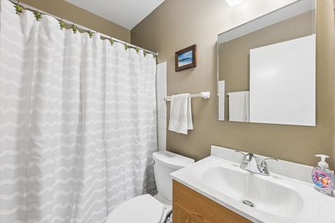 Tiny photo for 20 Oak Tree Court #20, Elmhurst, IL 60126 (MLS # 12599831)