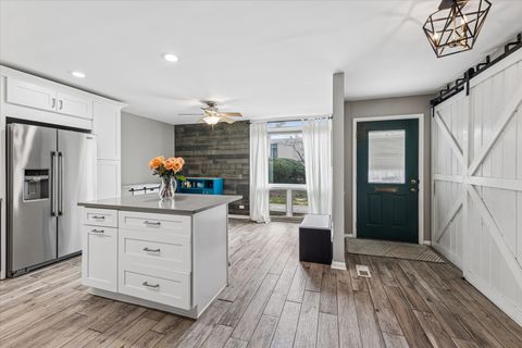 Tiny photo for 20 Oak Tree Court #20, Elmhurst, IL 60126 (MLS # 12599831)