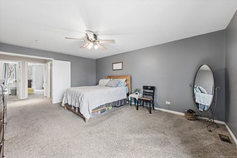 Tiny photo for 20 Oak Tree Court #20, Elmhurst, IL 60126 (MLS # 12599831)