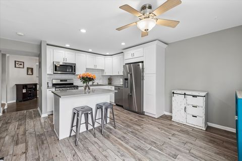 Tiny photo for 20 Oak Tree Court #20, Elmhurst, IL 60126 (MLS # 12599831)