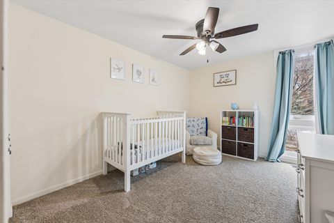 Tiny photo for 20 Oak Tree Court #20, Elmhurst, IL 60126 (MLS # 12599831)