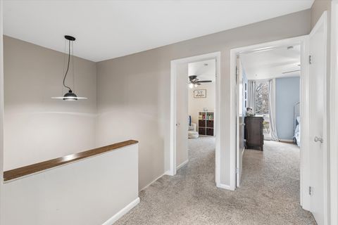 Tiny photo for 20 Oak Tree Court #20, Elmhurst, IL 60126 (MLS # 12599831)