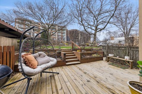 Tiny photo for 20 Oak Tree Court #20, Elmhurst, IL 60126 (MLS # 12599831)