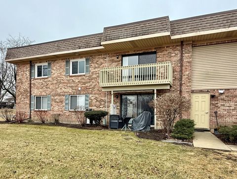 Tiny photo for 6S010 Steeple Run Drive #2D, Naperville, IL 60540 (MLS # 12580019)