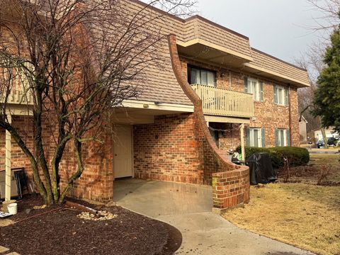 Photo of 6S010 Steeple Run Drive #2D, Naperville, IL 60540 (MLS # 12580019)
