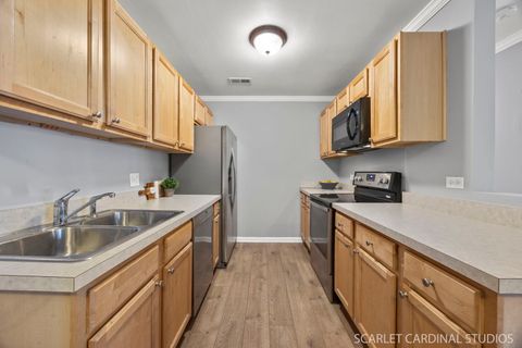 Tiny photo for 1484 Stonebridge Circle #B2, Wheaton, IL 60189 (MLS # 12530727)