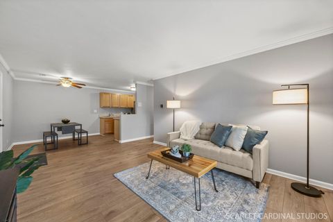 Tiny photo for 1484 Stonebridge Circle #B2, Wheaton, IL 60189 (MLS # 12530727)