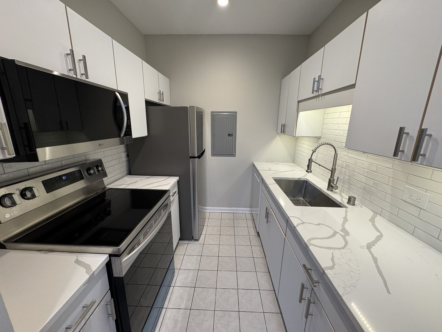 600 S DEARBORN Street 1107