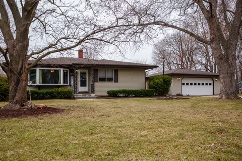 Tiny photo for 38410 N Tewes Court, Beach Park, IL 60087 (MLS # 12589934)