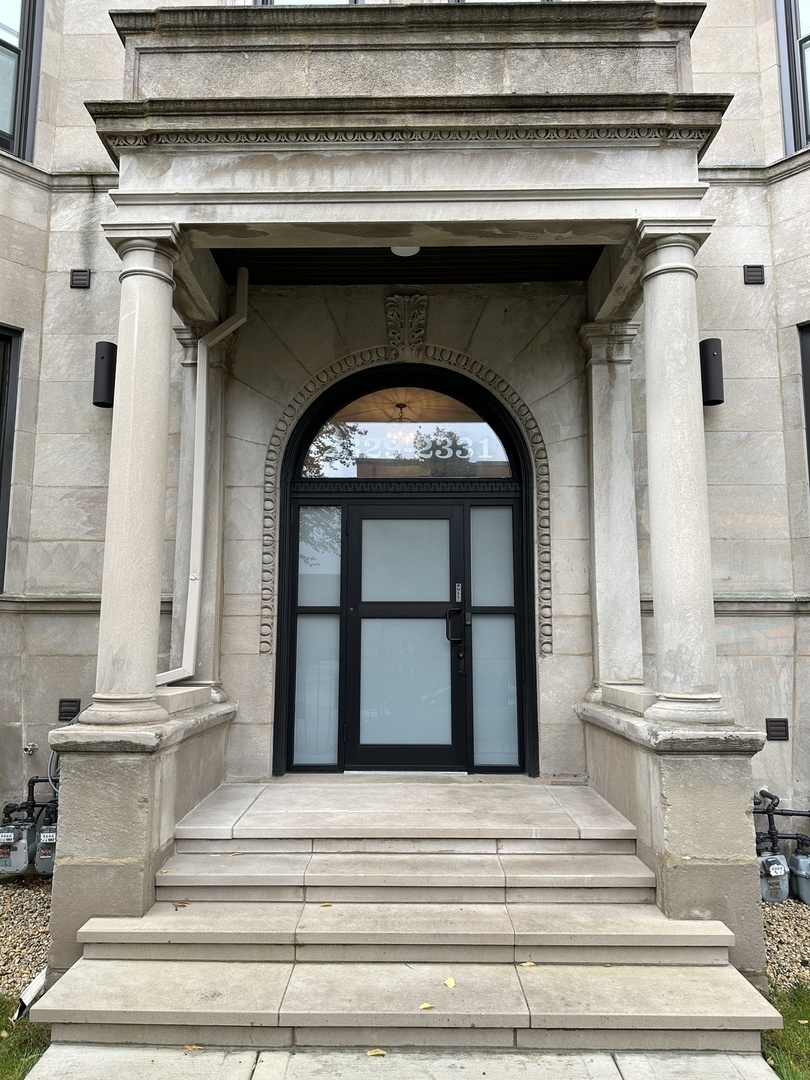 2329 W MONROE Street LW