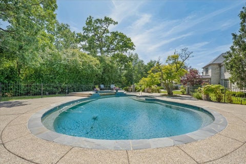 Tiny photo for 2311 Burr Oak RD, Northfield, IL 60093 (MLS # 12694307)