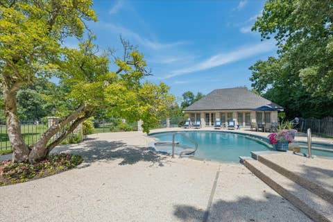 Tiny photo for 2311 Burr Oak RD, Northfield, IL 60093 (MLS # 12694307)
