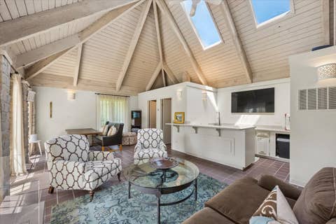 Tiny photo for 2311 Burr Oak RD, Northfield, IL 60093 (MLS # 12694307)