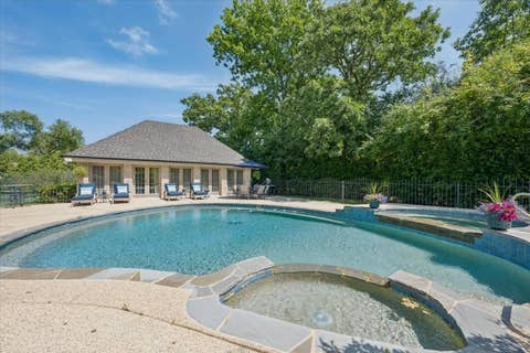 Tiny photo for 2311 Burr Oak RD, Northfield, IL 60093 (MLS # 12694307)