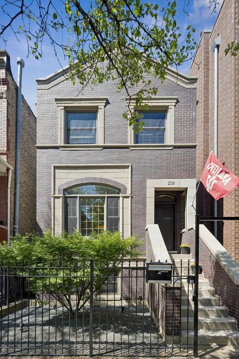 Photo of 2338 N OAKLEY Avenue, Chicago, IL 60647 (MLS # 12626518)