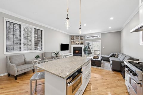 Tiny photo for 2338 N OAKLEY Avenue, Chicago, IL 60647 (MLS # 12626518)