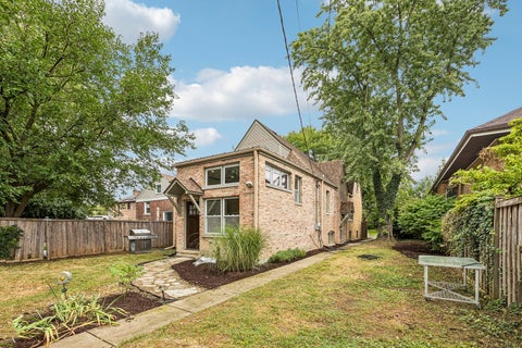 Tiny photo for 1225 N Grove Avenue, Oak Park, IL 60302 (MLS # 12752834)