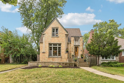 Photo of 1225 N Grove Avenue, Oak Park, IL 60302 (MLS # 12752834)