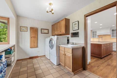 Tiny photo for 14 Hamilton Lane, Oak Brook, IL 60523 (MLS # 12697084)