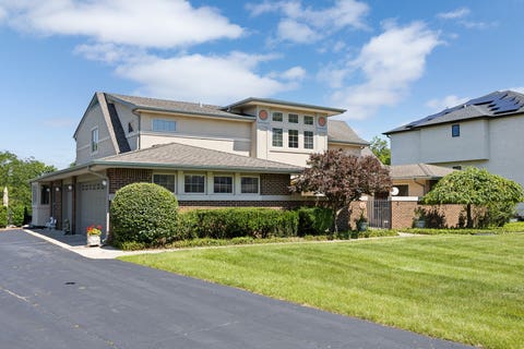 Tiny photo for 14 Hamilton Lane, Oak Brook, IL 60523 (MLS # 12697084)