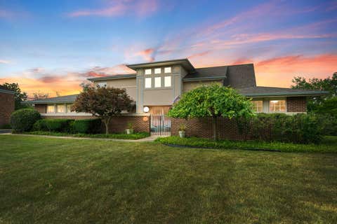 Tiny photo for 14 Hamilton Lane, Oak Brook, IL 60523 (MLS # 12697084)