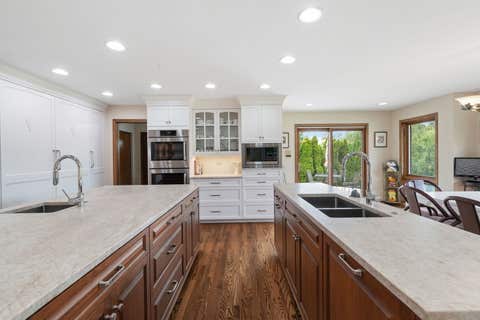 Tiny photo for 14 Hamilton Lane, Oak Brook, IL 60523 (MLS # 12697084)