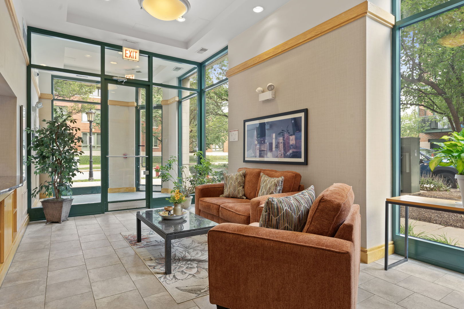 125 N Euclid Avenue 305