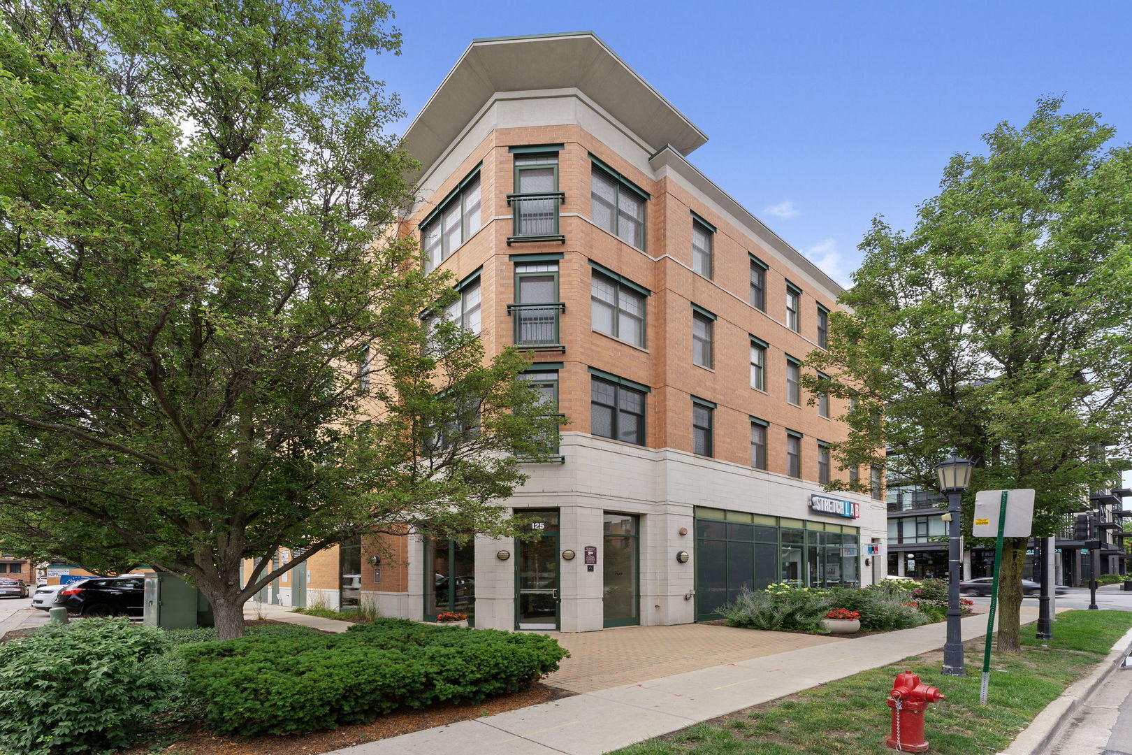 125 N Euclid Avenue 305