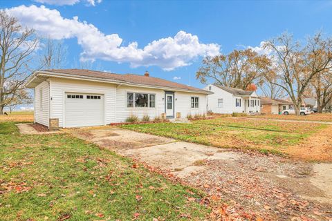 Photo of 200 N Lincoln Street, Thomasboro, IL 61878 (MLS # 12511436)