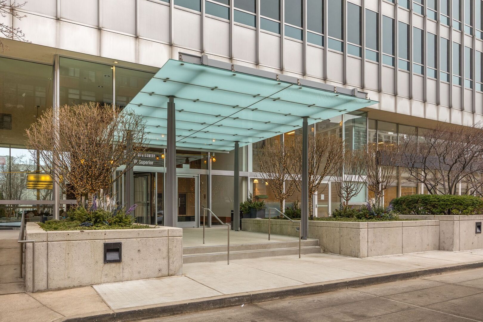 500 W Superior Street 1306