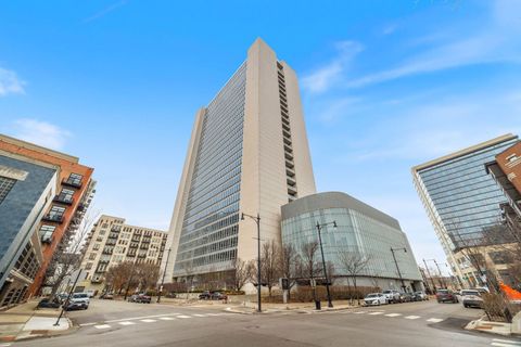 Photo of 500 W Superior Street #1306, Chicago, IL 60654 (MLS # 12545707)