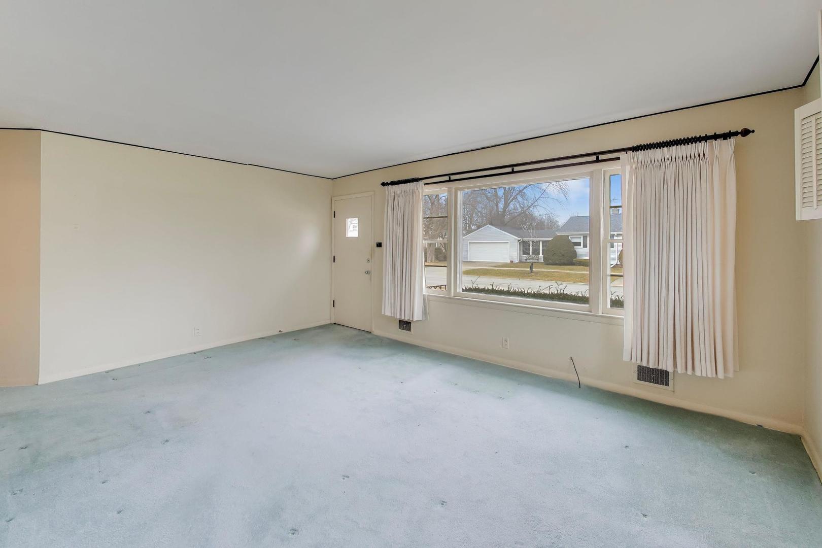 320 N Prospect Manor Avenue