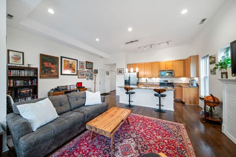 Tiny photo for 6701 N Bosworth Avenue #3, Chicago, IL 60626 (MLS # 12761913)