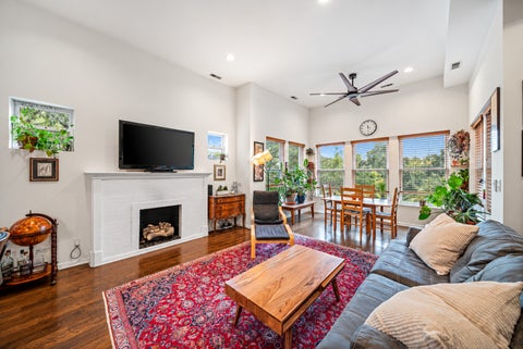 Tiny photo for 6701 N Bosworth Avenue #3, Chicago, IL 60626 (MLS # 12761913)