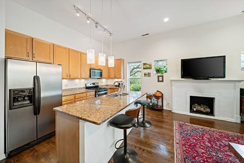 Tiny photo for 6701 N Bosworth Avenue #3, Chicago, IL 60626 (MLS # 12761913)