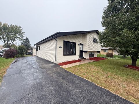 Tiny photo for 413 CANYON Trail, Carol Stream, IL 60188 (MLS # 12505391)