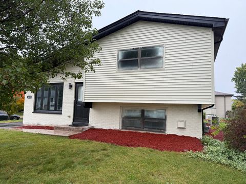 Photo of 413 CANYON Trail, Carol Stream, IL 60188 (MLS # 12505391) Photo of 413 CANYON Trail, Carol Stream, IL 60188 (MLS # 12505391)