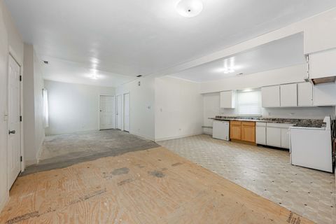 Tiny photo for 832 E 153 Street, Phoenix, IL 60426 (MLS # 12614473)