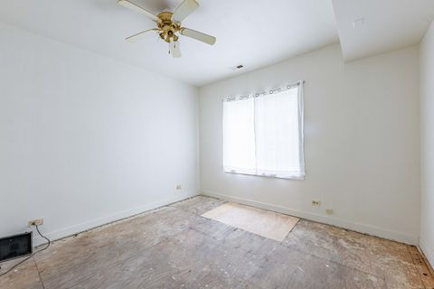 Tiny photo for 832 E 153 Street, Phoenix, IL 60426 (MLS # 12614473)