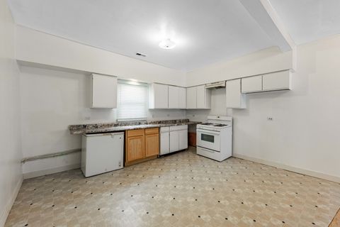 Tiny photo for 832 E 153 Street, Phoenix, IL 60426 (MLS # 12614473)