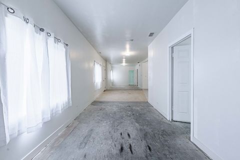 Tiny photo for 832 E 153 Street, Phoenix, IL 60426 (MLS # 12614473)