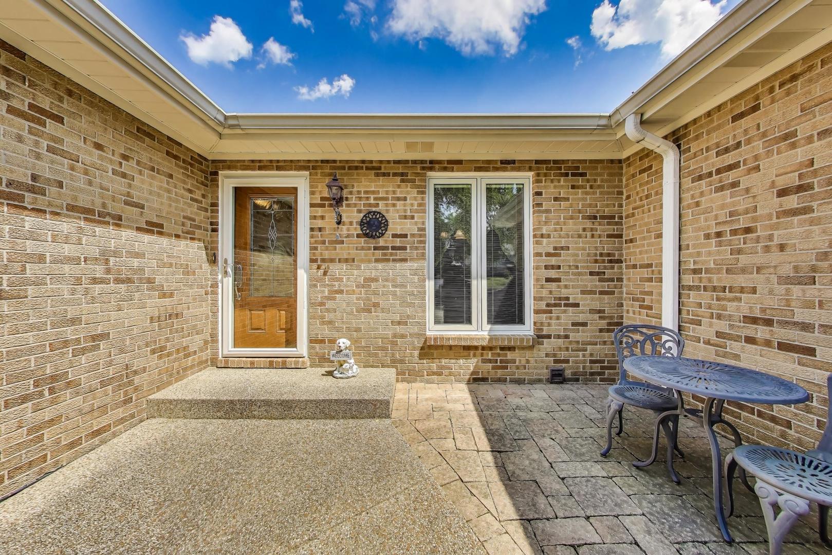 21070 W Columbia Court