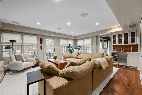 Tiny photo for 2335 Pebblefork Lane, Northfield, IL 60093 (MLS # 12603397)